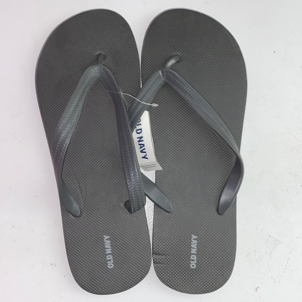 🌿 Grey Flip Flops
